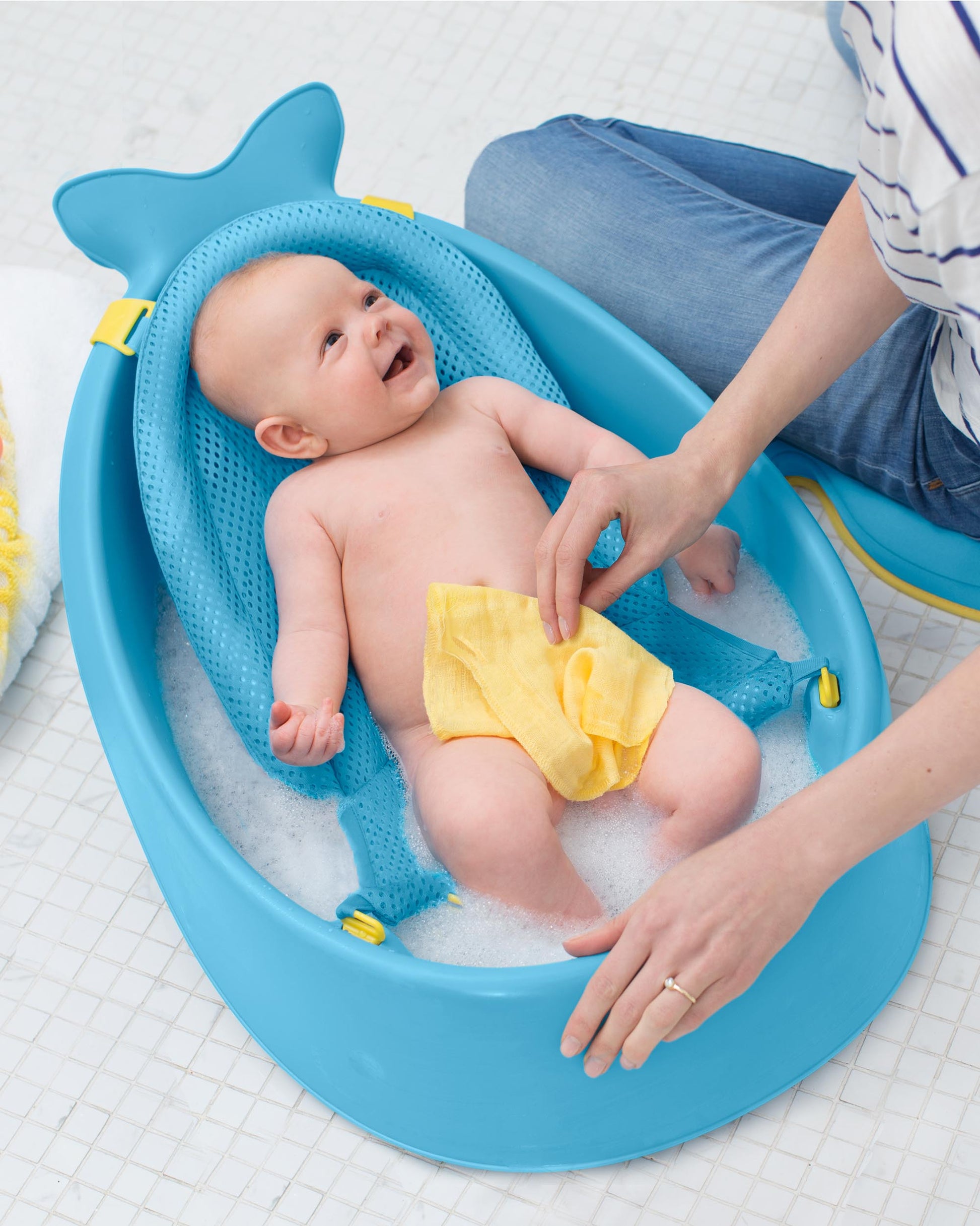 Skip Hop Moby Smart Sling 3-Stage Tub-4