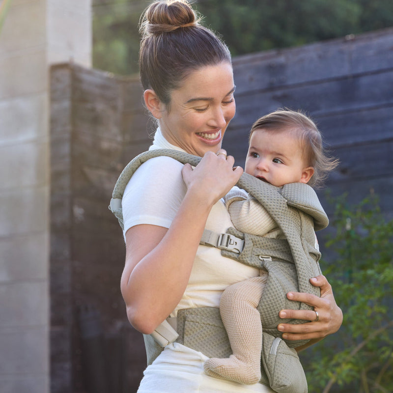 Ergobaby Omni Deluxe All-in-One Mesh Baby Carrier-14