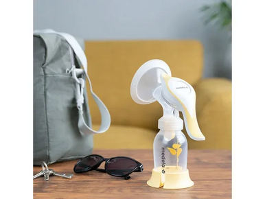 Medela Harmony Manual Breast Pump-3